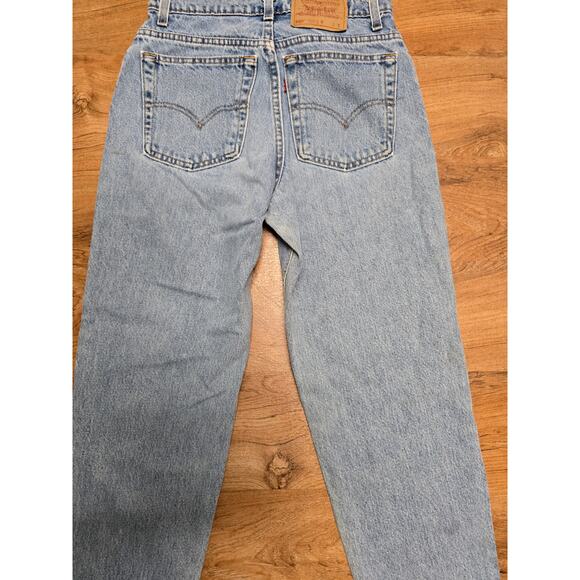Vintage Levi's 501 Womens Jeans 9 Short Blue Light Wash Relax Fit Tapered Leg - Picture 9 of 16